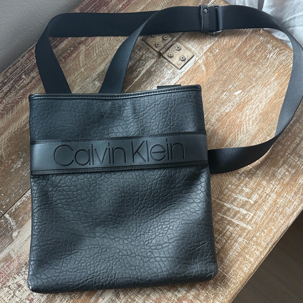 Calvin Klein Textured Black Messenger Bag